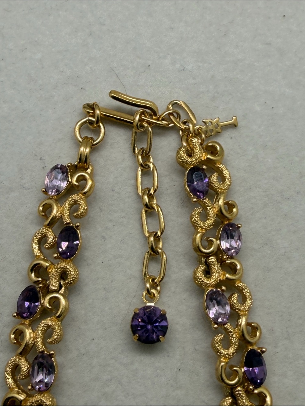 Vintage signed Trifari necklace and earrings set - Picture 11 of 15